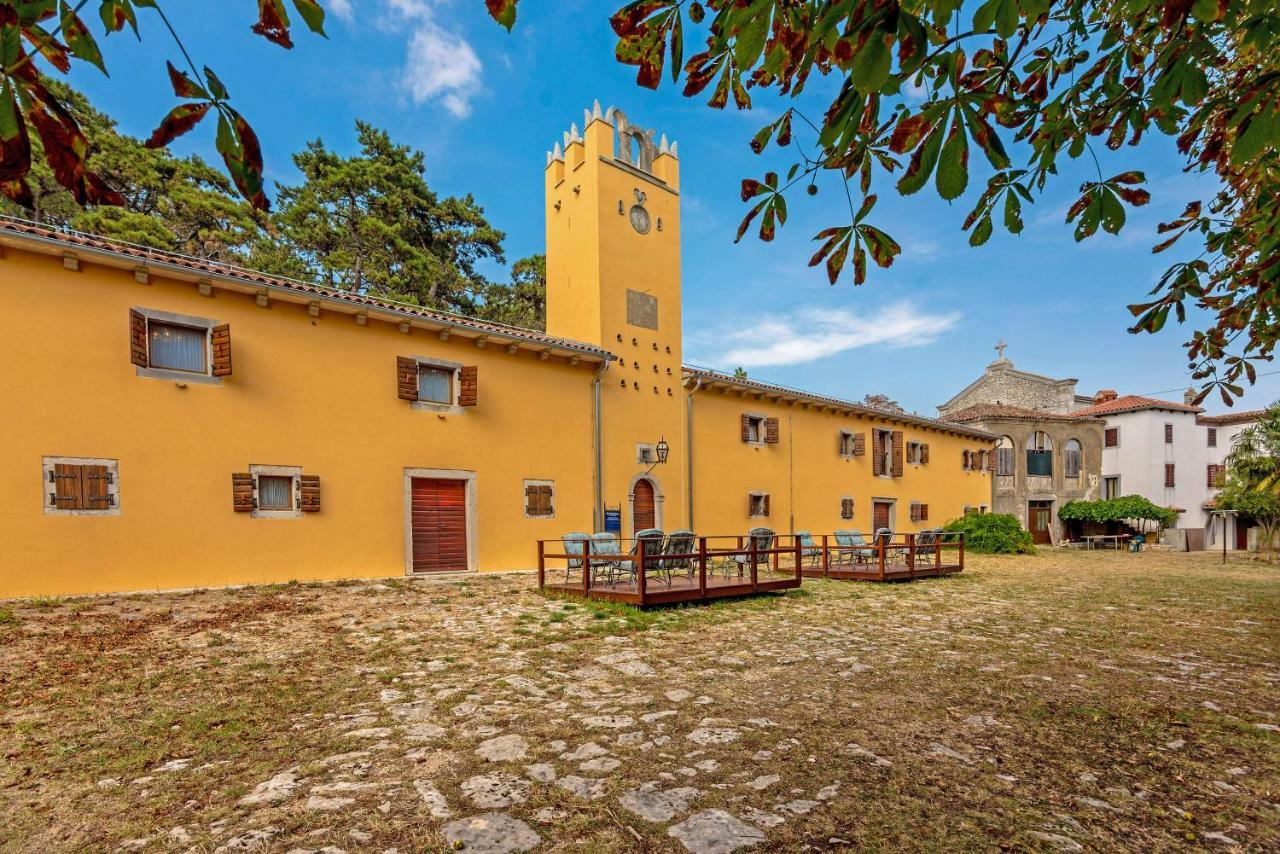 Отель Kastel Pineta In Sveti Martin * Istrien Nedescina Экстерьер фото